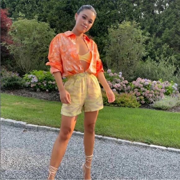 & Other Stories Floaty Shorts Tencel Yellow NWT - Picture 2 of 3